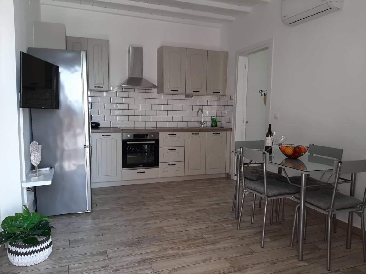 Appartement Alisachni à Kini Extérieur photo