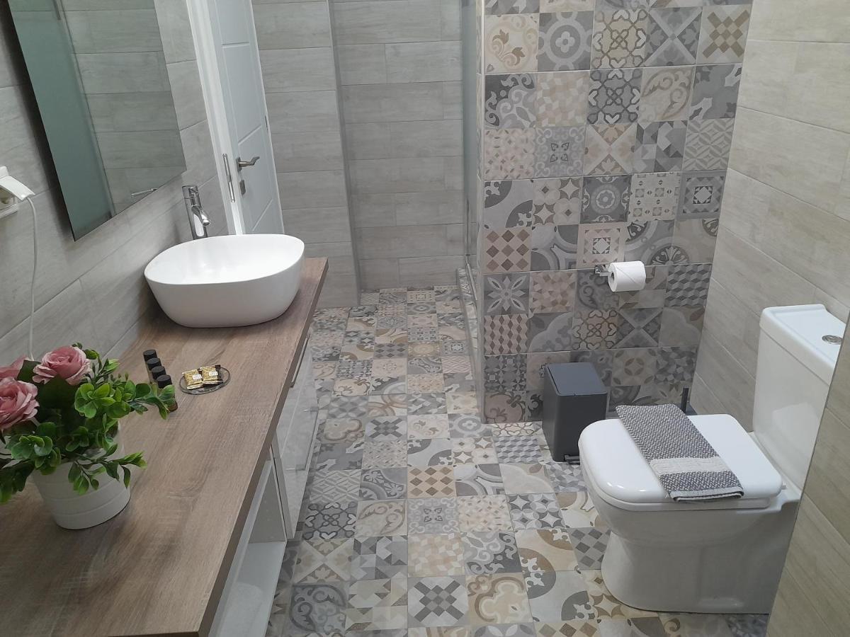 Appartement Alisachni à Kini Extérieur photo